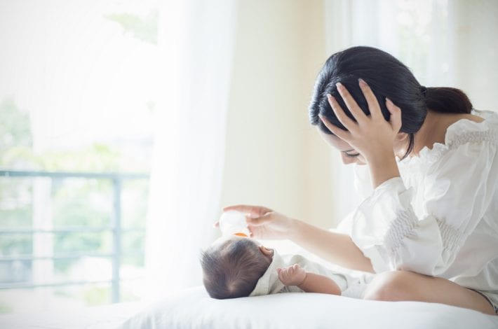 Cracked nipple treatment - solving 5 common breastfeeding problems and nursing challenges