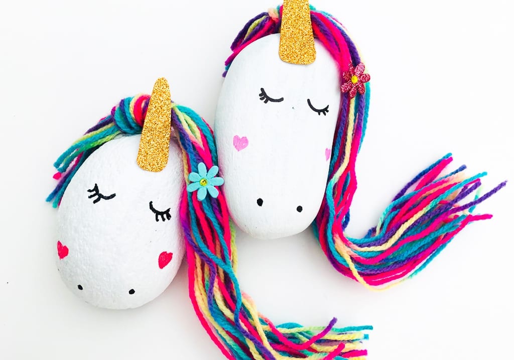 Magical unicorn stones - do this painted rock craft as a fun kids craft and make this unicorn project