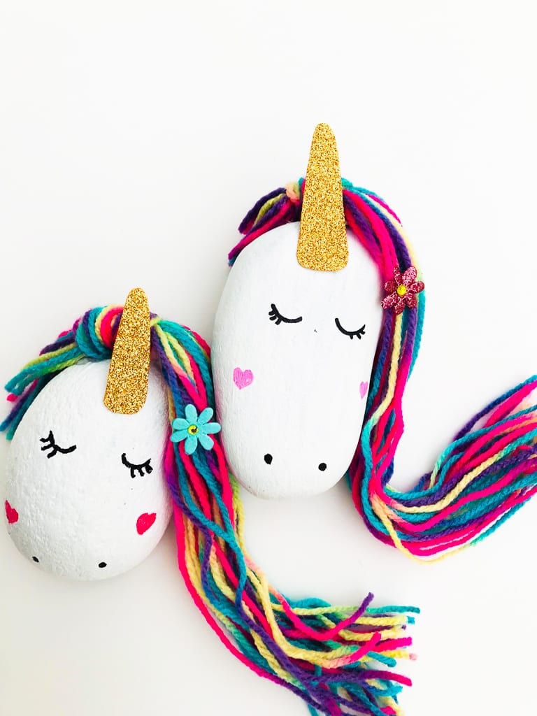 Magical unicorn stones - do this painted rock craft as a fun kids craft and make this unicorn project