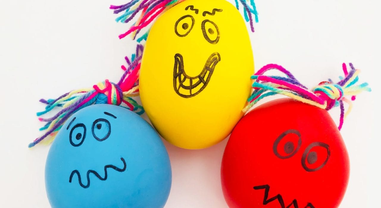 Fun kids crafts - balloon squish-monsters main