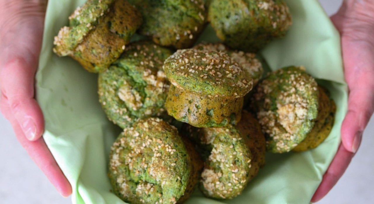 Feta cheese and spinach muffins - make this nutritious snack with these spinach and cheese muffins - tasty savoury muffins