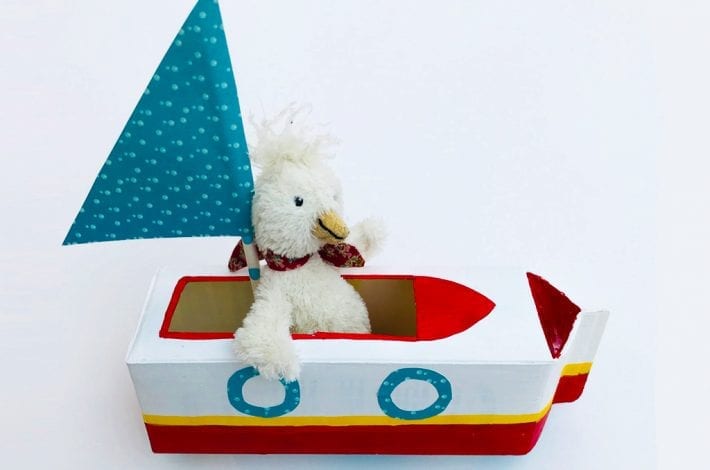 Milk carton boats - make these milk or juice carton boats as a fun and simple kids craft - watch kids play with them as they sail off