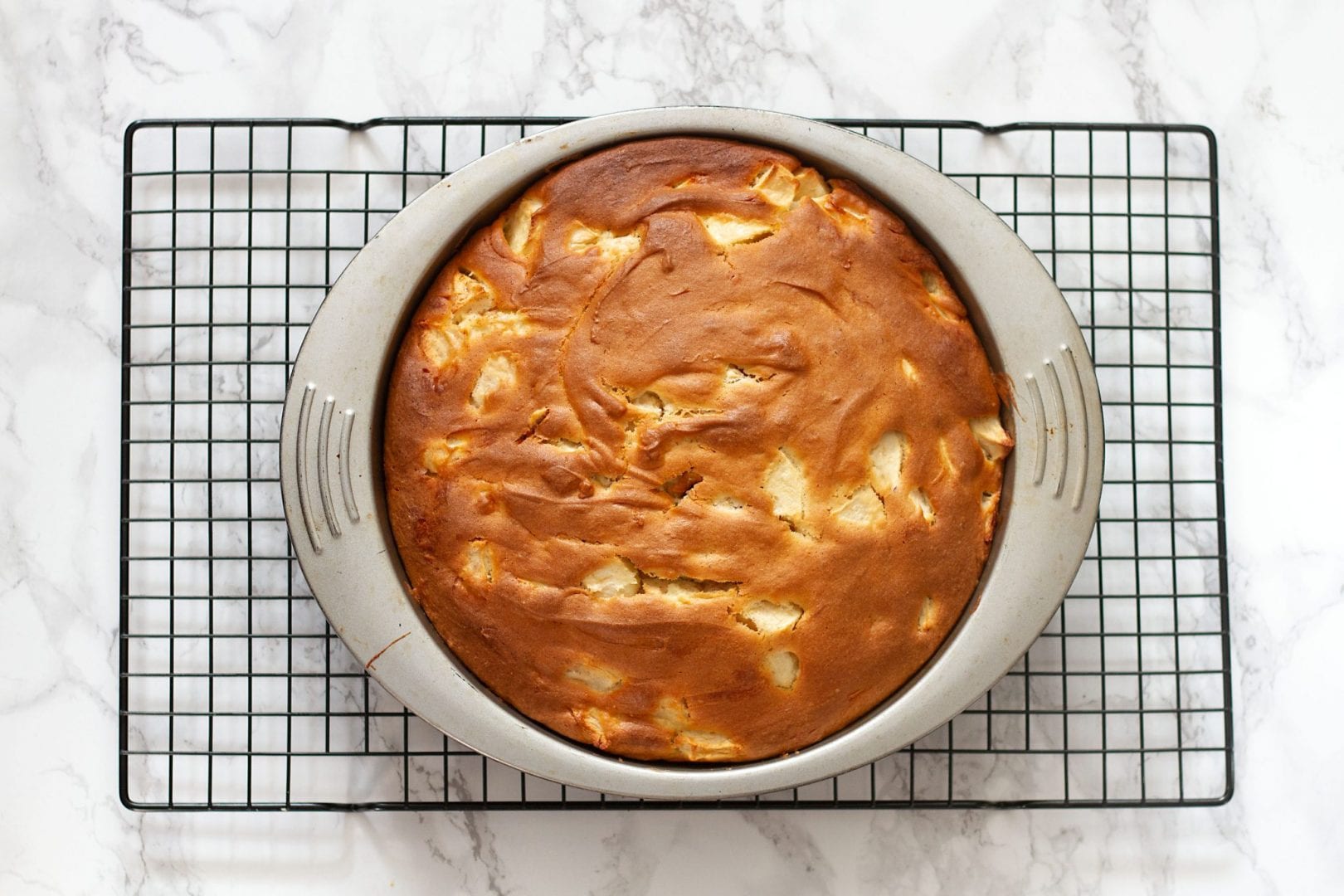 Gluten free cake - apple and cinnamon cake