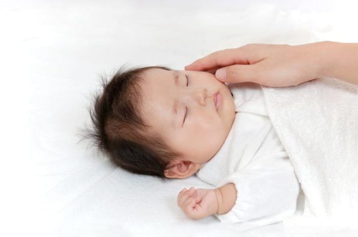 2 month old sleep schedule - how to set up a routine for baby and help baby sleep longer