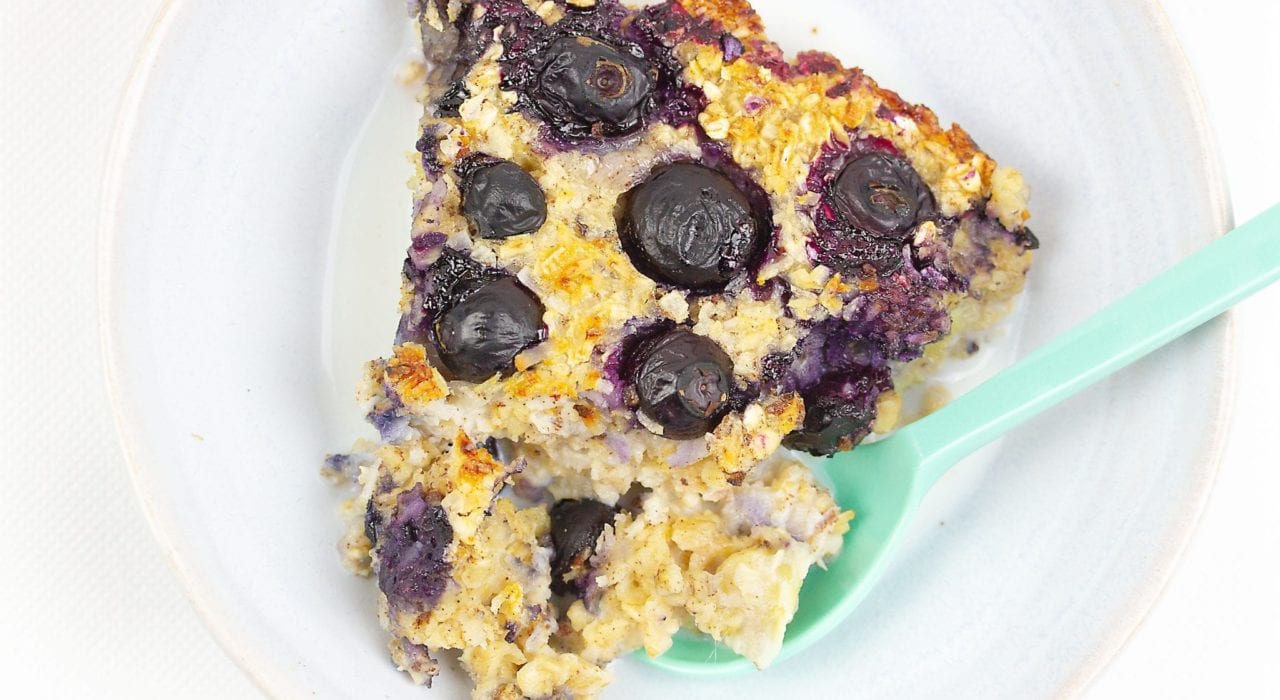 baked oats - porridge bake banana and blueberries - healthy breakfast recipes