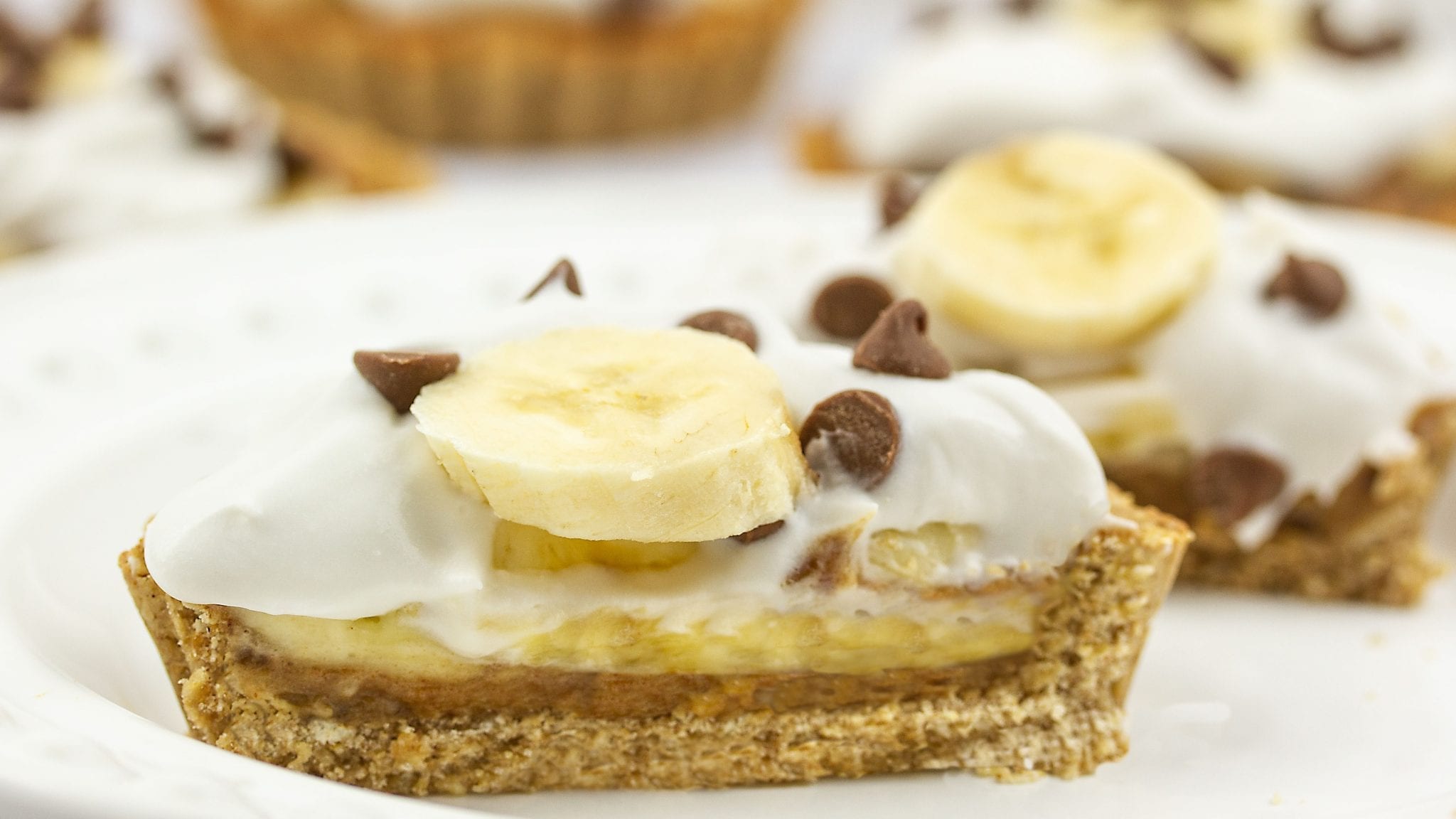 Creamy vegan banoffee pie tartlets