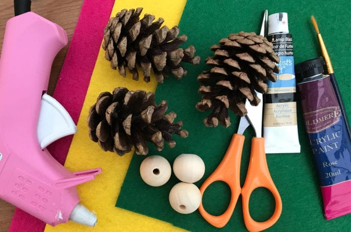 pine cone craft, pine cone elves, Christmas craft, kids crafts