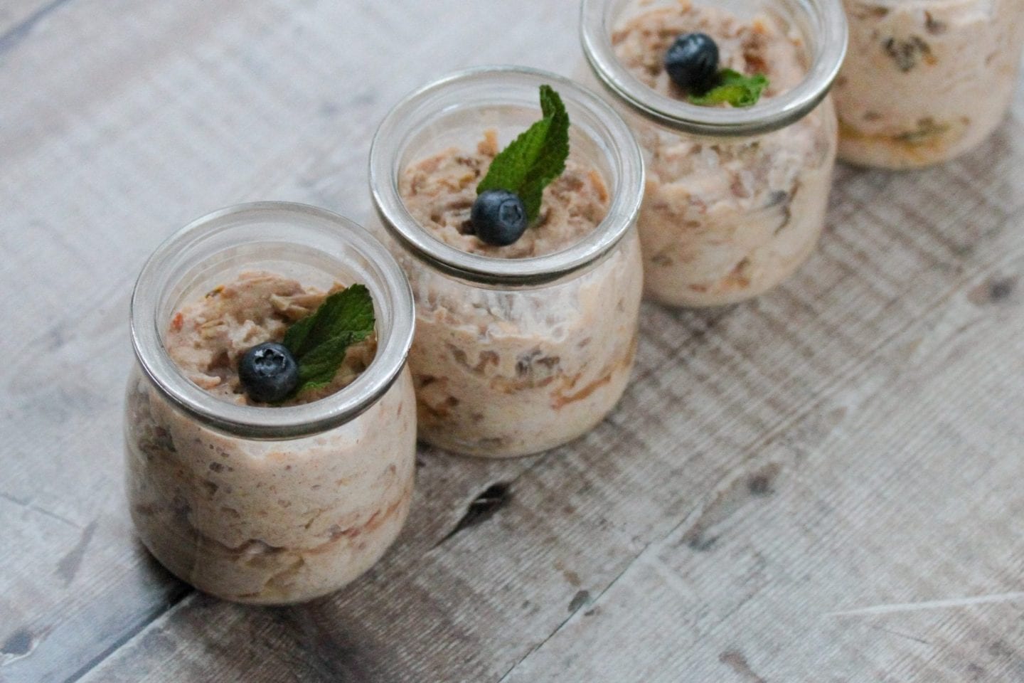 Soaked oats with banana and apple image