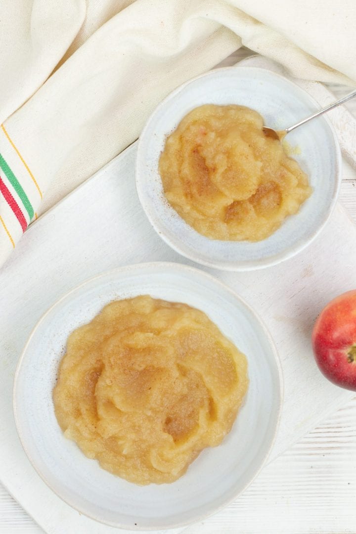 Apple sauce - try this homemade apple sauce as a breakfast spread or turkey side