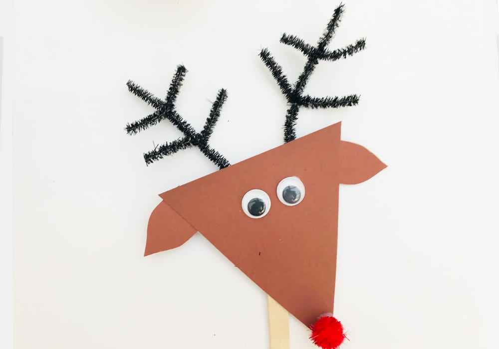 Christmas kids crafts - enjoy this festive craft by making these lolly stick puppets. A fun toddler activity