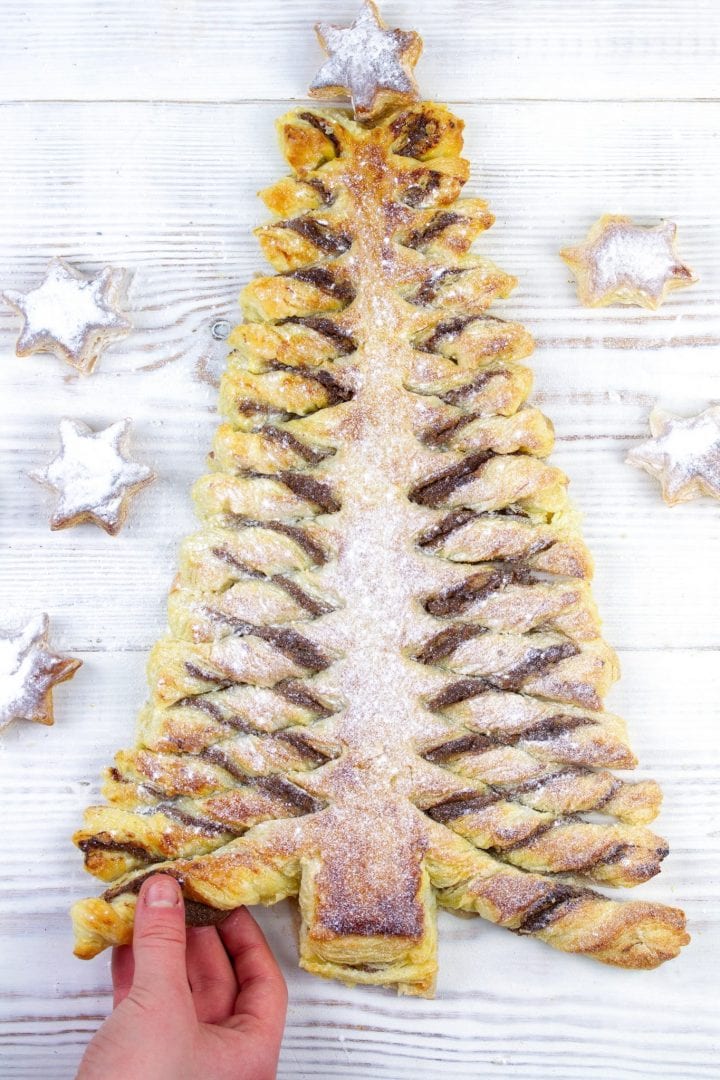 Puff pastry Christmas tree - with nut free chocolate spread