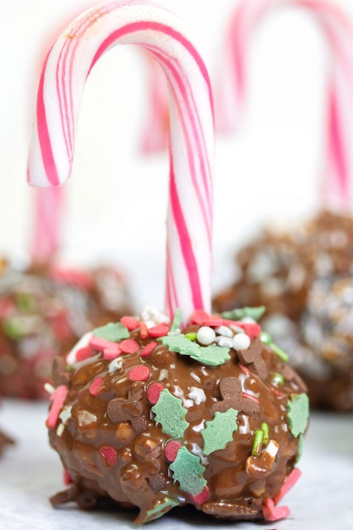 Rice Krispie treats - Christmas cake pops 