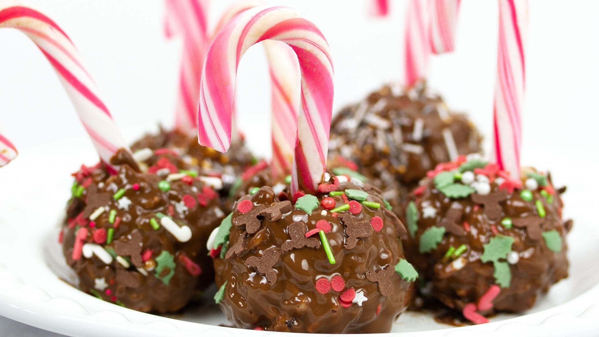 Rice Krispie treats – Christmas cake pops