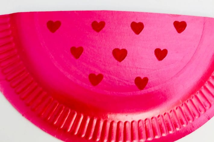 Adorable Valentines craft for kids with these little love bird paper plates