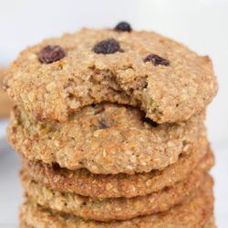 Banana oatmeal cookies - try these delicious gluten free cookies with banana oatmeal and raisins