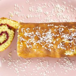 Jam roly poly cake - make this delicious sponge cake