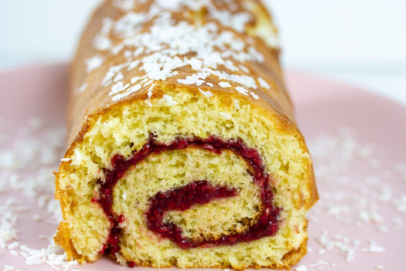 Jam roly poly cake - make this delicious sponge cake