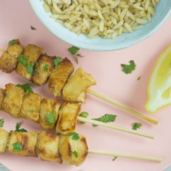 Make these sticky lemon chicken skewers for your next family dinner. Sticky chicken skewers are a great way to make chicken taste yum