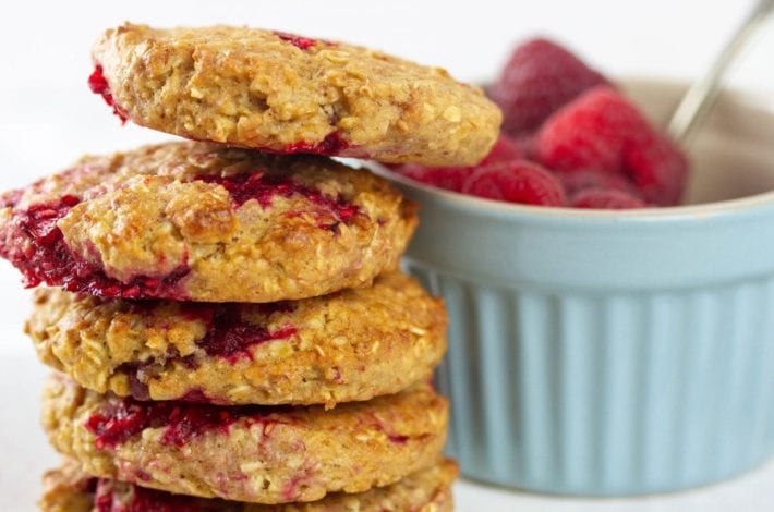 Raspberry cookies - make a healthy kids snack with these raspberry oatmeal cookies