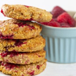 Raspberry cookies - make a healthy kids snack with these raspberry oatmeal cookies