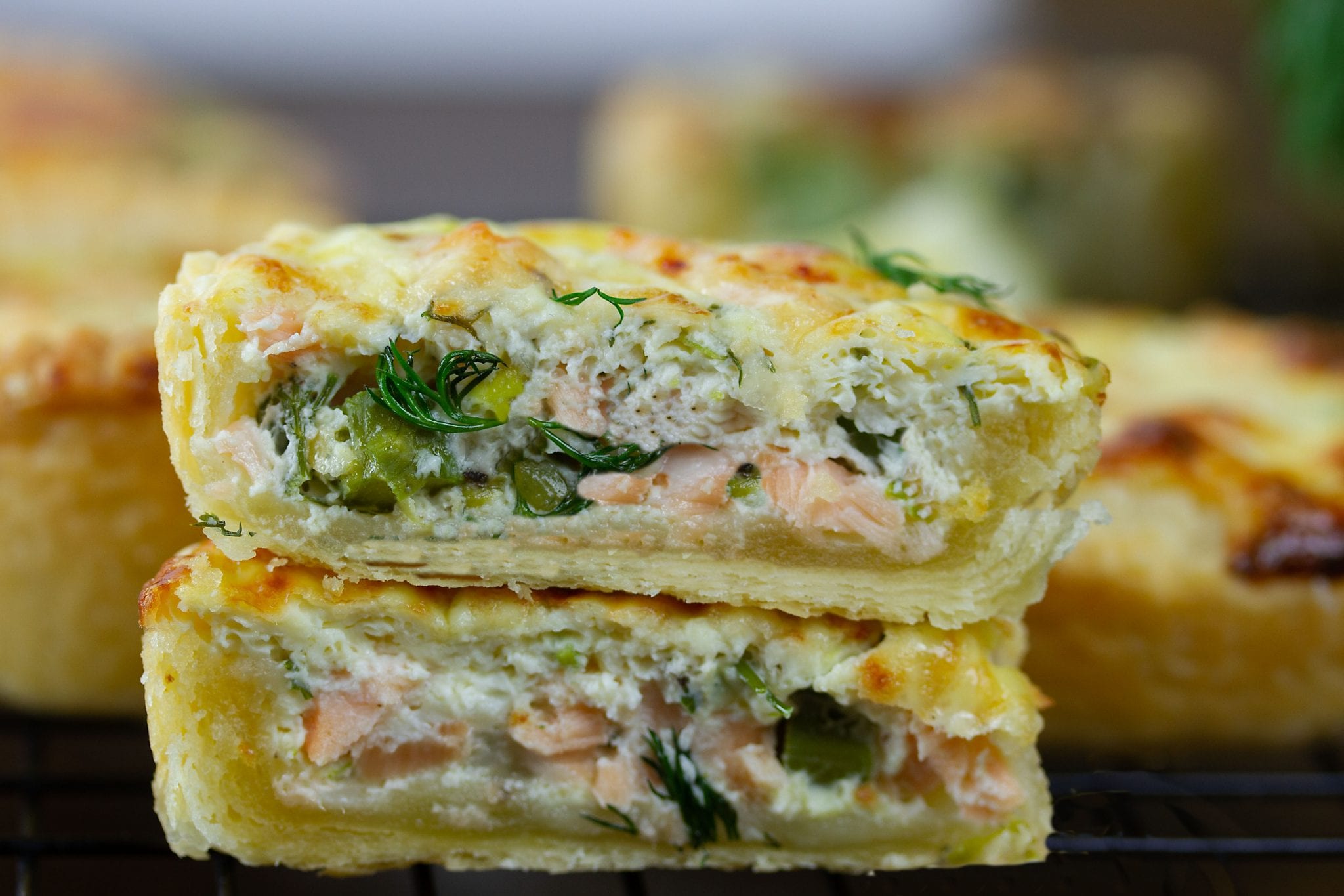 Salmon tartlets with asparagus