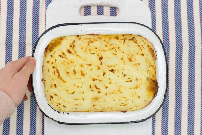 Chicken cottage pie - enjoy this healthy and lighter shepherds pie made with chicken. Great for family dinners