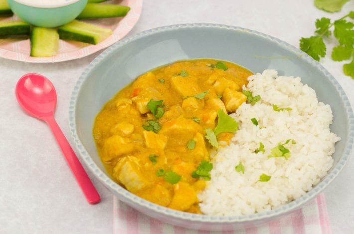 Kids chicken curry - enjoy this mild and creamy chicken curry made with lentils and fresh spices for a great family dinner