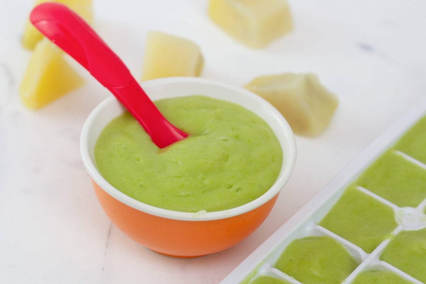 Pea puree for babies image