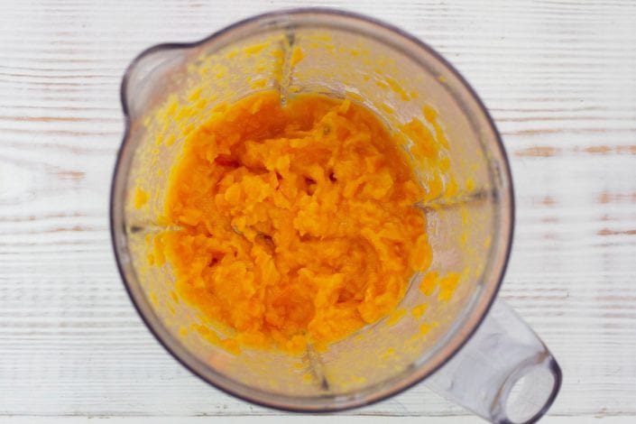 Sweet potato puree - enjoy this sweet potato puree with coconut oil as one of baby's first foods