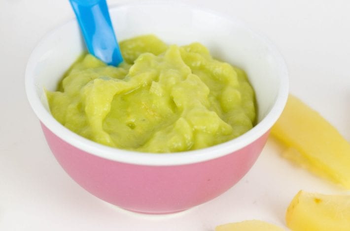 Apple and avocado puree for baby - make this delicious little dish when weaning baby as one of baby's first meals