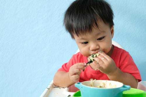 Baby led weaning foods by age - see which foods are best for baby at each stage of weaning - help them to enjoy finger foods