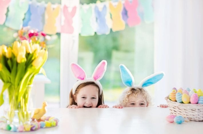 Indoor Easter egg hunts - Easter egg hunt clues - enjoy these free easter egg hunt clue printables