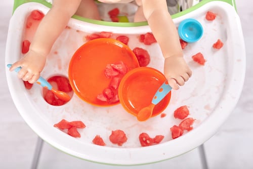 Why playing with food is good for baby - messy eaters - baby led weaning - learning by playing with food