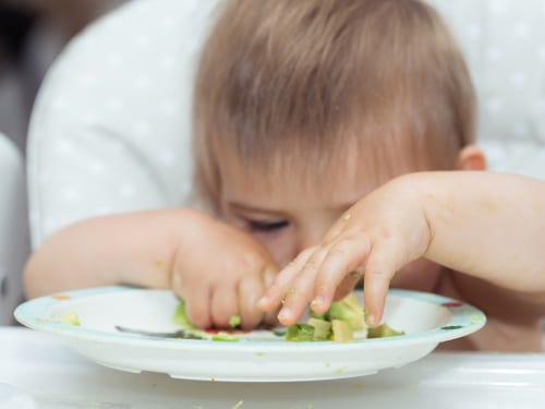 Why playing with food is good for baby - messy eaters - baby led weaning - learning by playing with food