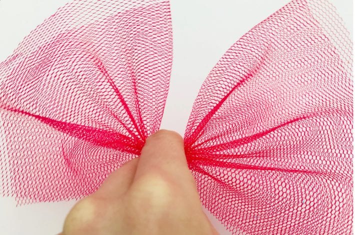 easy butterfly craft for kids - enjoy making these beautiful tulle butterflies with pegs and colourful tulle