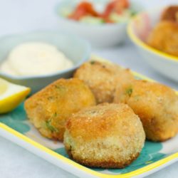 homemade salmon fish balls - these healthy and nutritious fish balls are great for family dinners