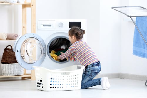 Happy kids do chores - why it's good for your kids to do household chores