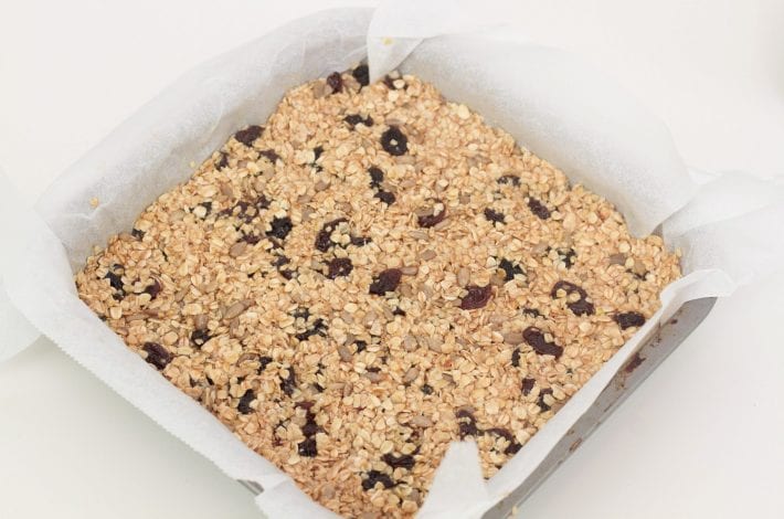 Healthy flapjacks - enjoy making these quick and easy raisin flapjacks - great toddler snacks free from refined sugars