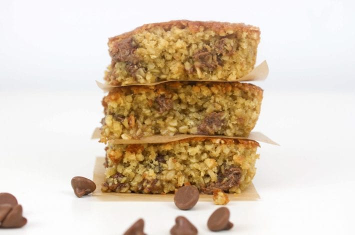 Oatmeal chocolate chip bars - this oatmeal bake is a delicious kids snack or dessert thats easy to make