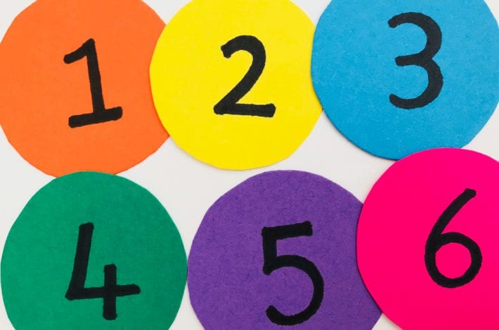 Pom pom learning games - teach your little one to count out numbers and to match colours with this fun toddler learning activity