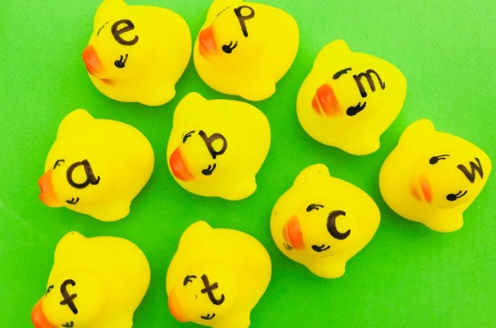 Rubber duck letters - a fun game to teach phonics for toddlers that you can even play at bathtime