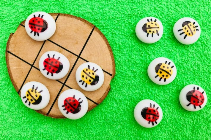 DIY Tic tac toe craft and nature games with your favourite minibeasts- spring craft for kids