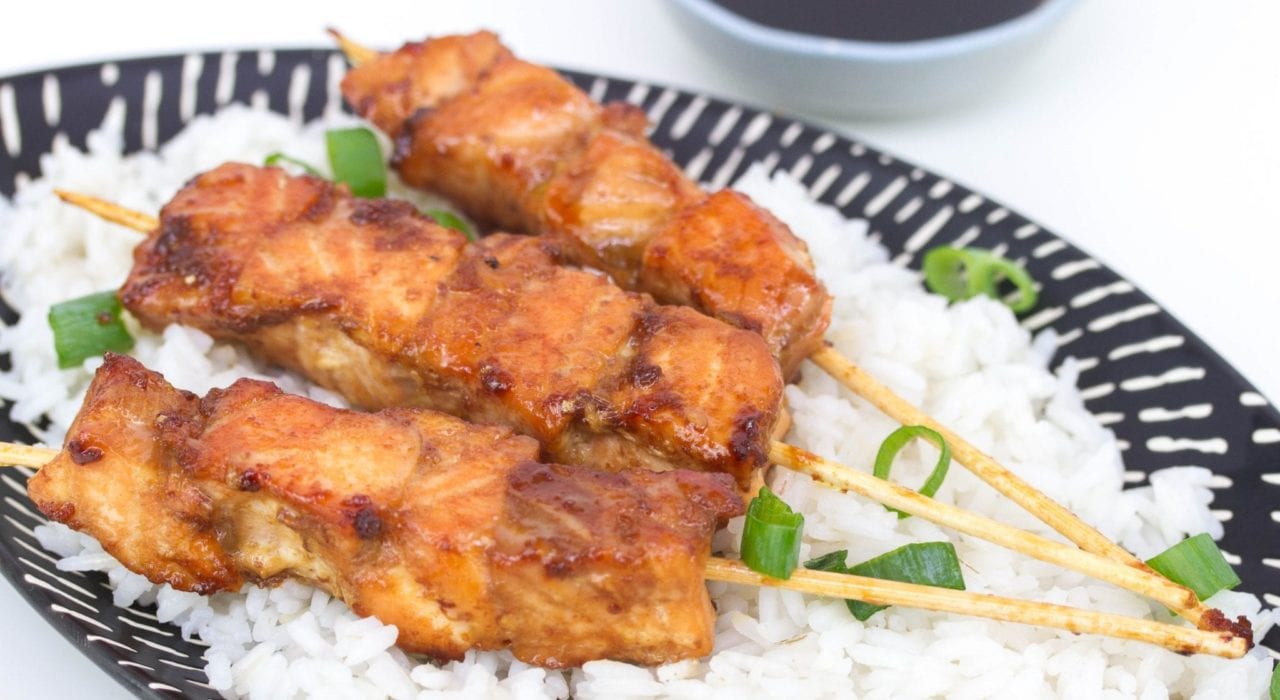 Glazed teriyaki salmon sticks - a great salmon recipe for family dinners and kids meals