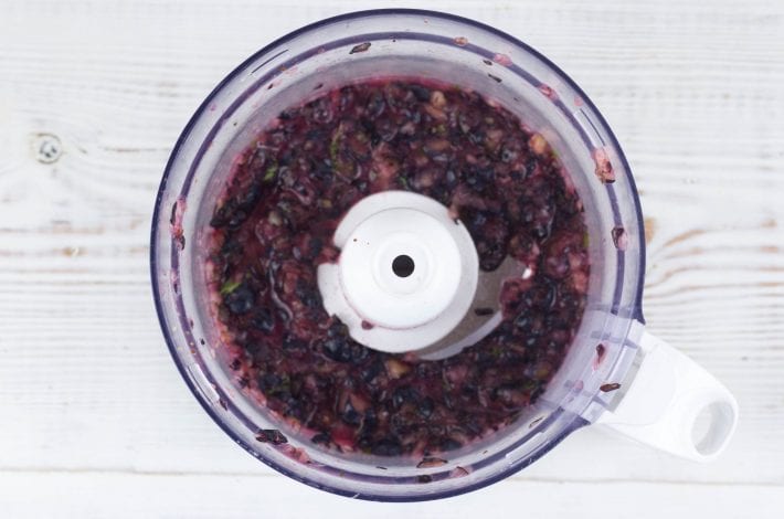 Blueberry jelly - make this homemade basil and blueberry jam as a fresh and healthy breakfast spread