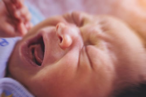 Symptoms of tongue tie - tongue tie release and frenulotomy - can tongue tie release help your baby feed better