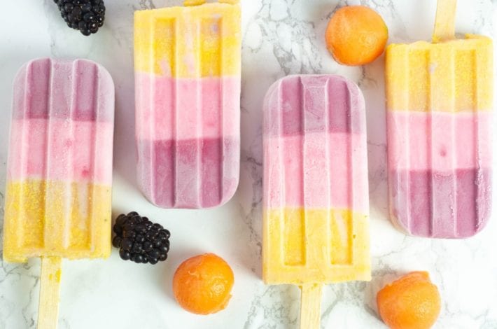 Unicorn popsicles - make these homemade ice lollies into themed unicorn lollies with all natural ingredients and no food dyes