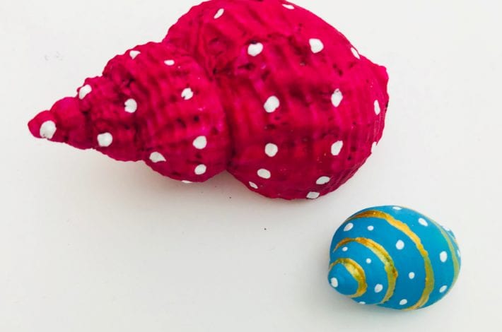 Painted seashell snails - these easy seashell crafts are a great summer craft for kids