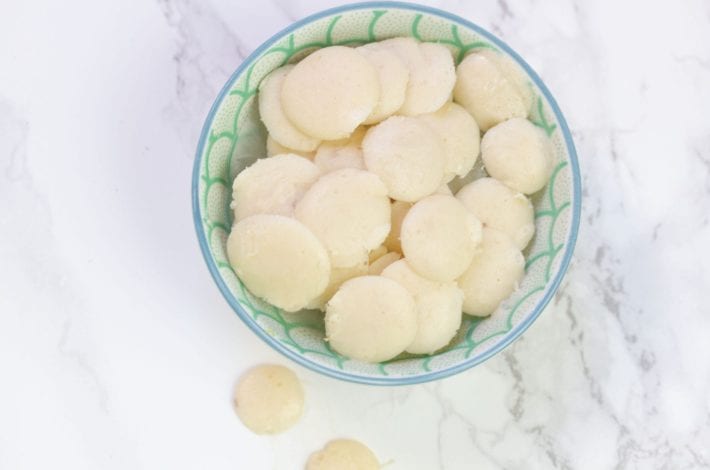 baby yogurt bites - make these frozen banana and yogurt drops as a great summer snack for baby