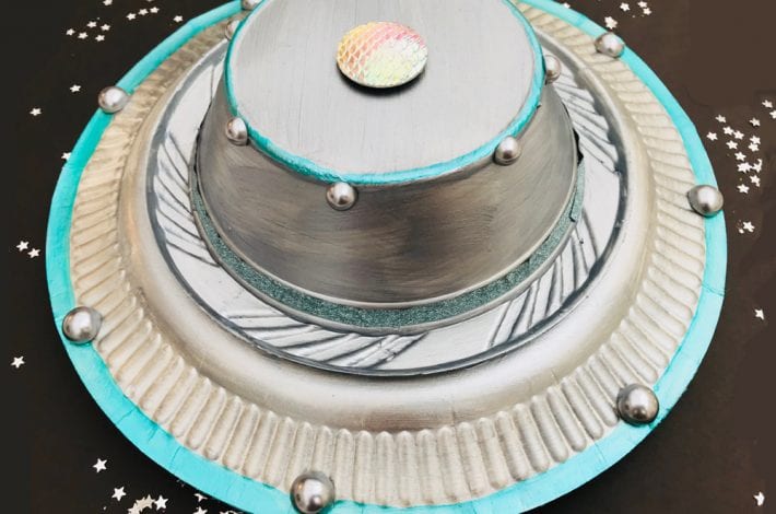 Alien spaceship craft - how to make a fabulous flying saucer out of a paper plate