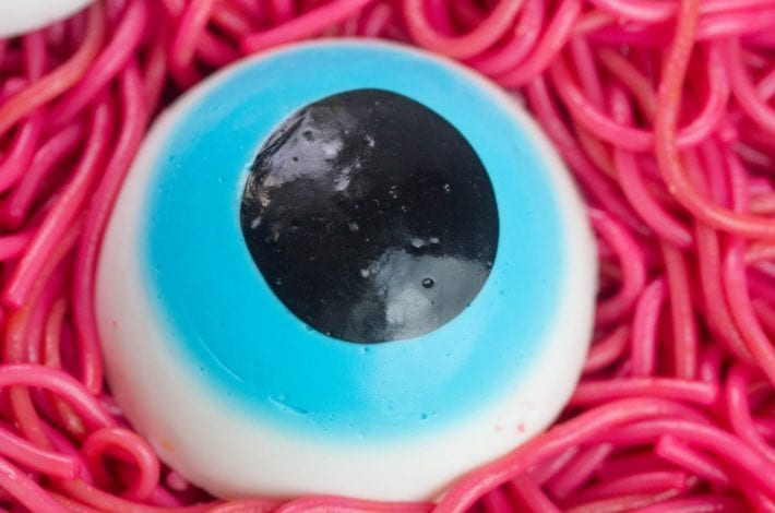 making edible eyeballs for halloween